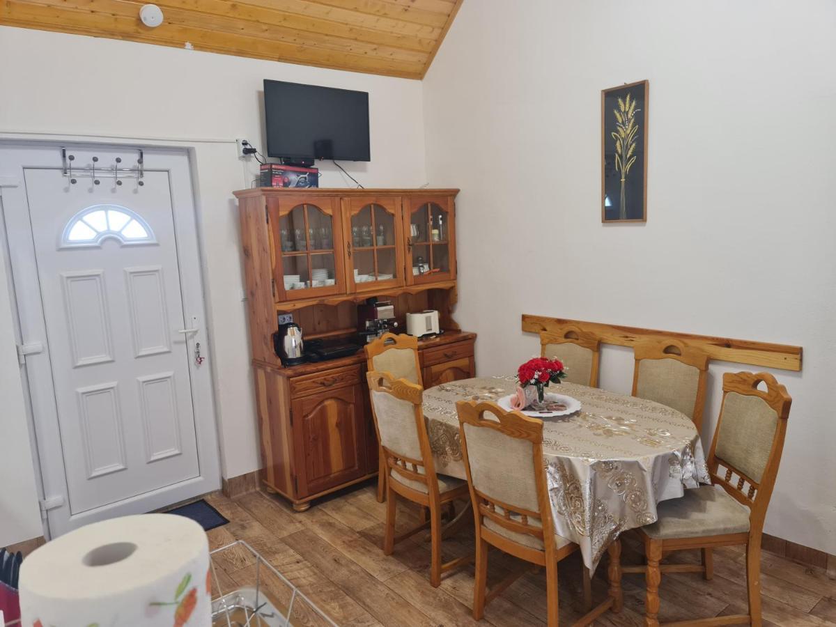 Hobby Vendégház Kiskunmajsa Esterno foto