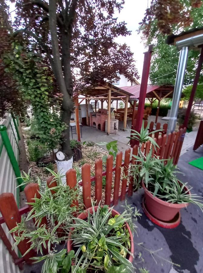 Hobby Vendégház Kiskunmajsa Esterno foto